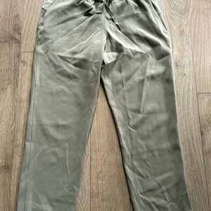 Lululemon fitted gray pants.